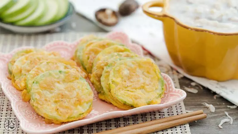 虾皮西葫芦饼&amp;香菇滑鸡粥