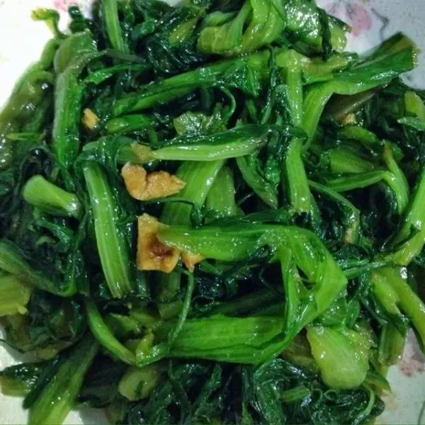 蒜蓉涼拌甜麥菜