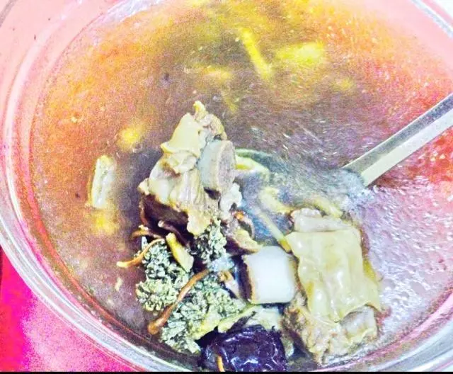 當歸蟲草花羊肚牛骨湯