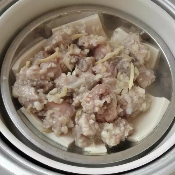 豆腐蒸排骨