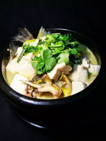 黄骨鱼豆腐煲