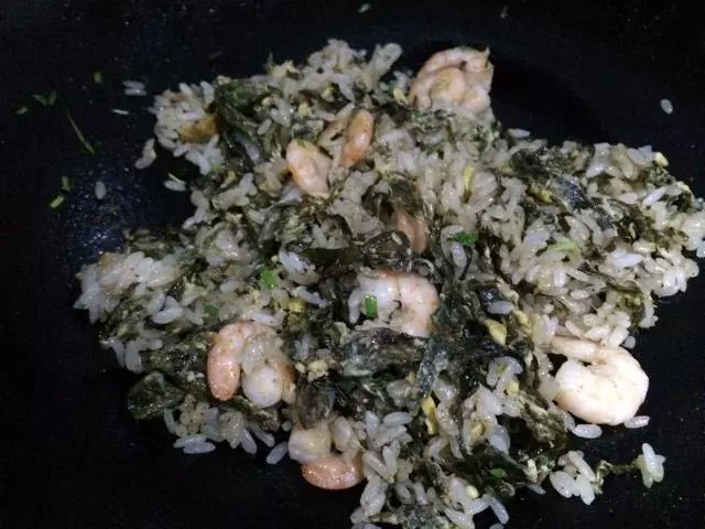 虾仁紫菜蛋炒饭