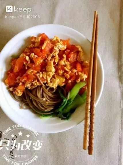 兮兒減脂食譜_西紅柿雞蛋蕎麥麵