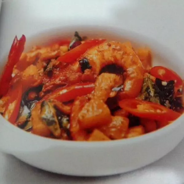 红咖喱炒鲜虾