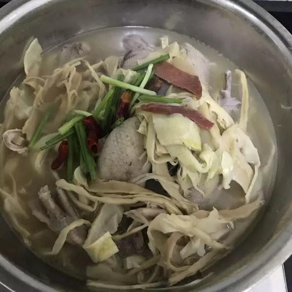 笋干老鸭煲（家常