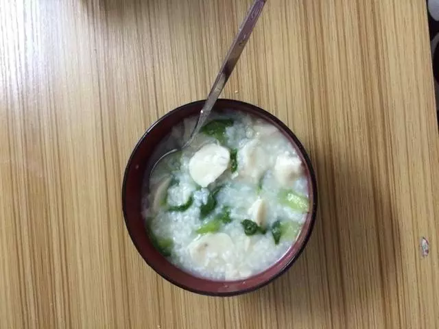 生菜墨鱼丸粥