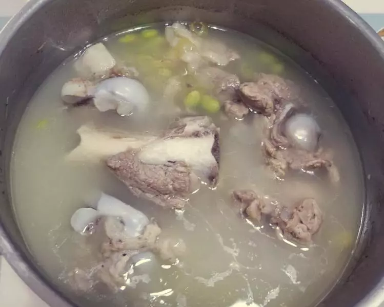 毛豆筒骨湯