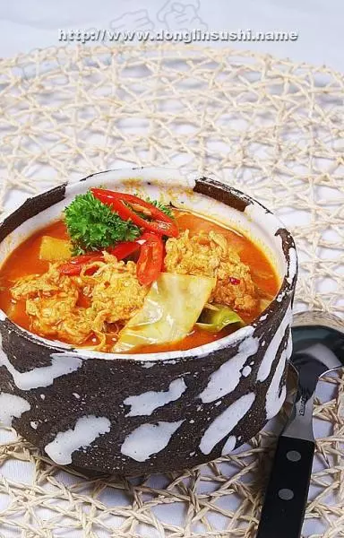 红咖喱卷心菜炖土豆