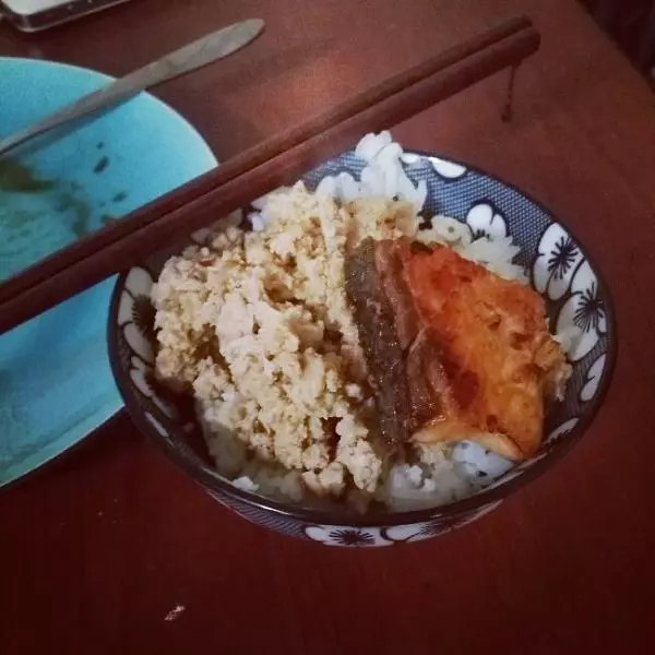 大同电锅卤肉饭