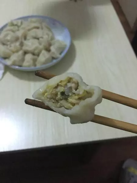 鸡蛋酸菜猪肉饺子