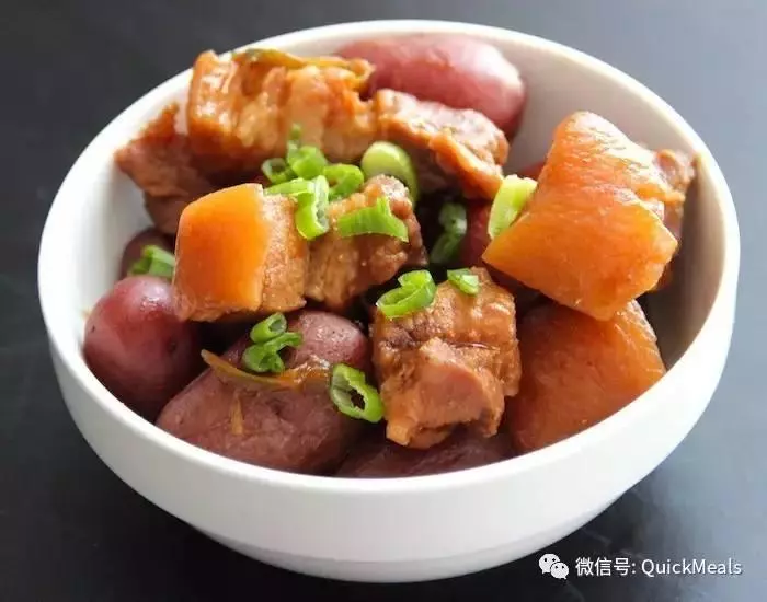 电饭煲猪肉焖土豆