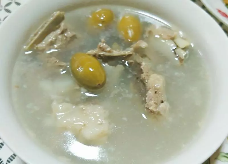 青橄欖煲排骨湯