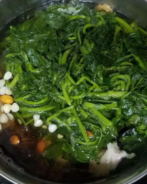 斜頭豬腱肉煲西洋菜湯