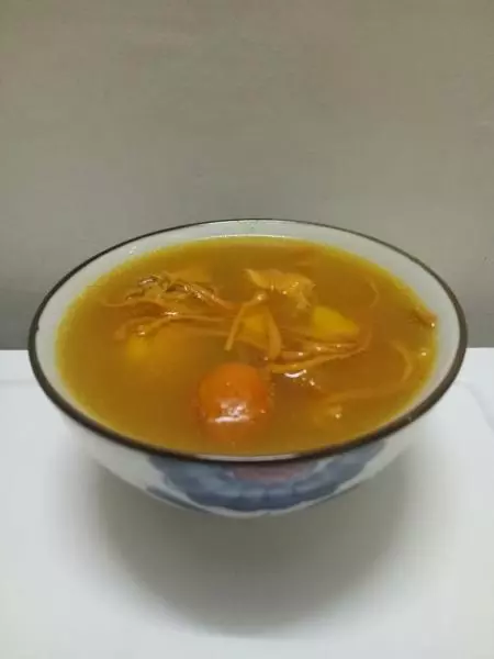 鳳眼果蟲草花雞湯