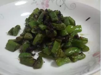 榄菜焖豆角