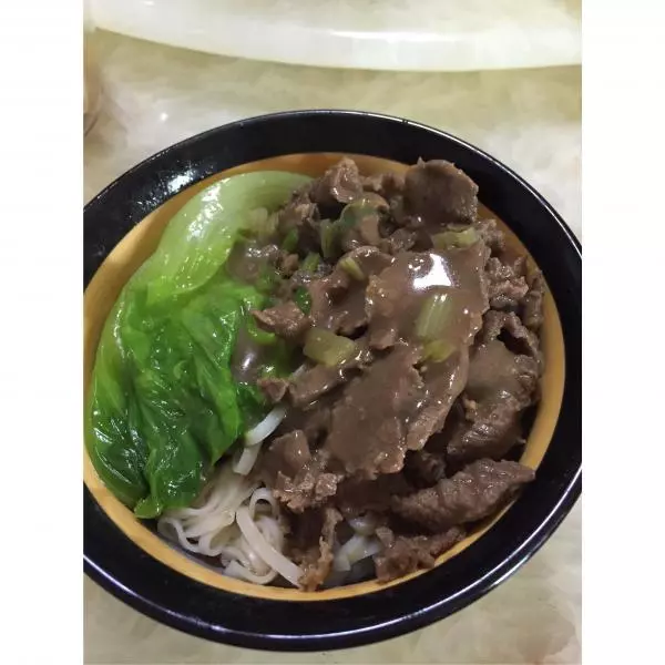 簡單又好吃的牛肉撈麵（無油）