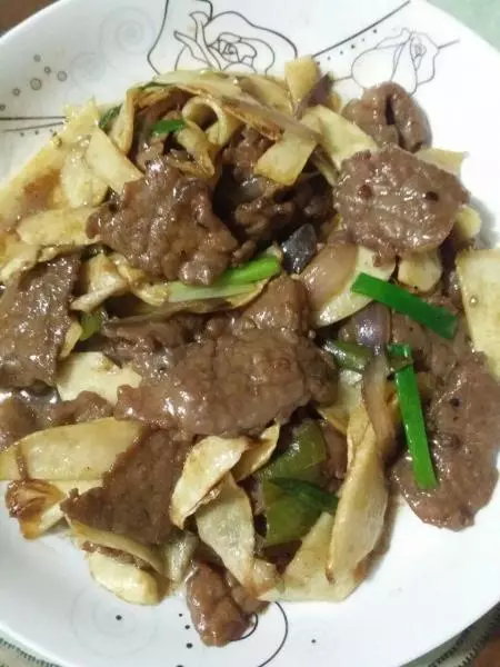 茭白洋葱炒牛肉