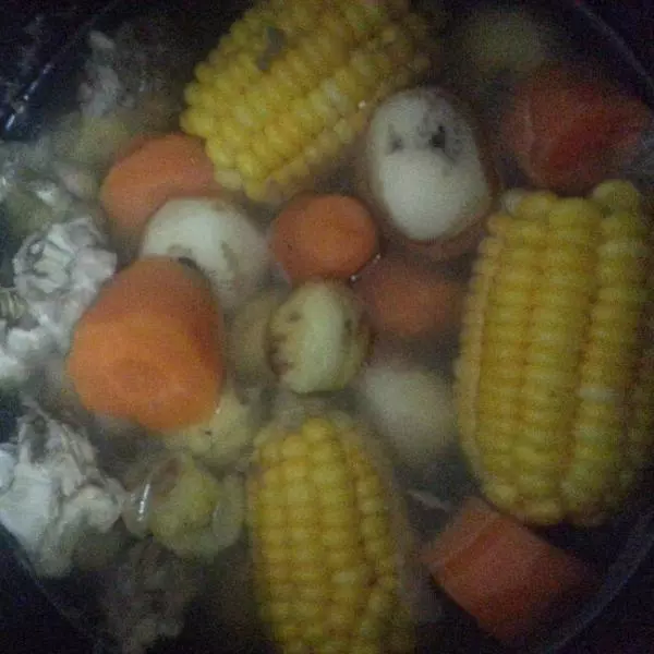 栗子玉米胡萝卜马蹄鸡汤