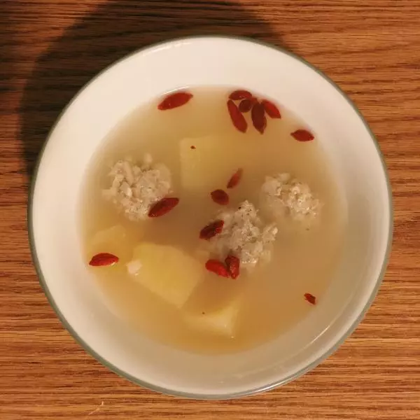 雪梨蓮藕丸子湯