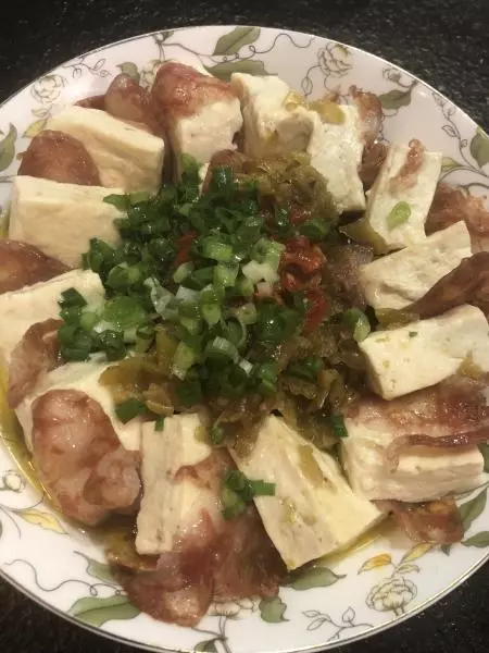 剁椒腊味蒸臭豆腐