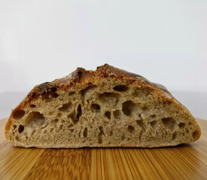 50%全麦天然酵种欧包（50% whole-wheat sourdough）