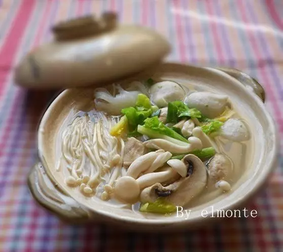 鱼丸杂菌煲