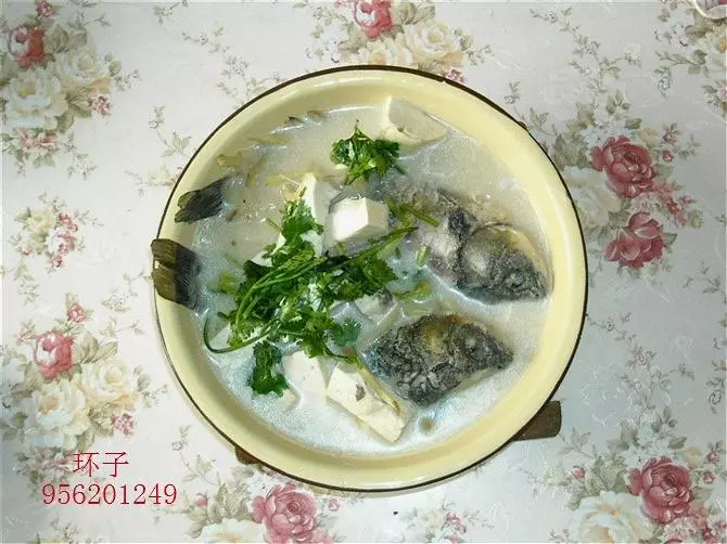 鲫鱼豆腐汤