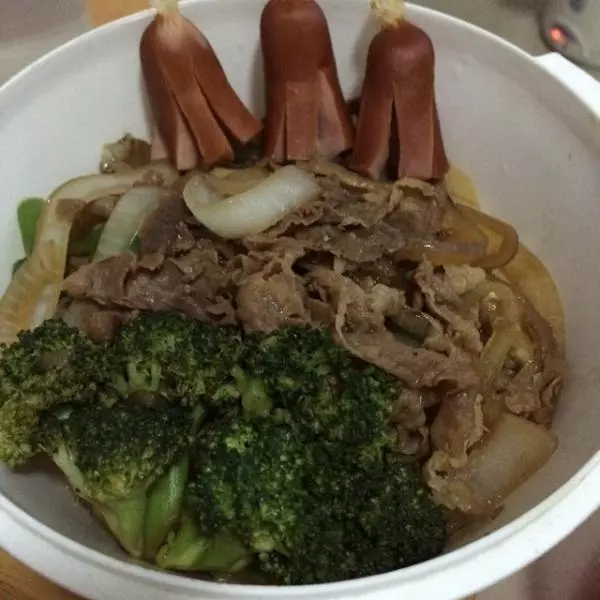 超多肥牛盖烧饭