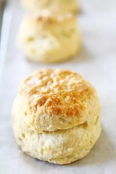 greek yogurt biscuits