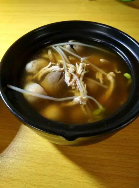 鸡蓉草菇汤