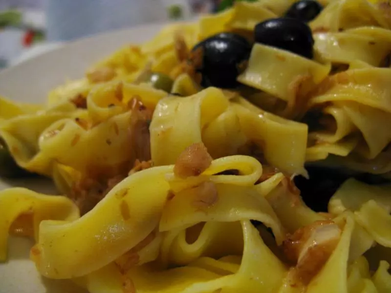 魚醬意面 tagliatelle con salsa di pesce