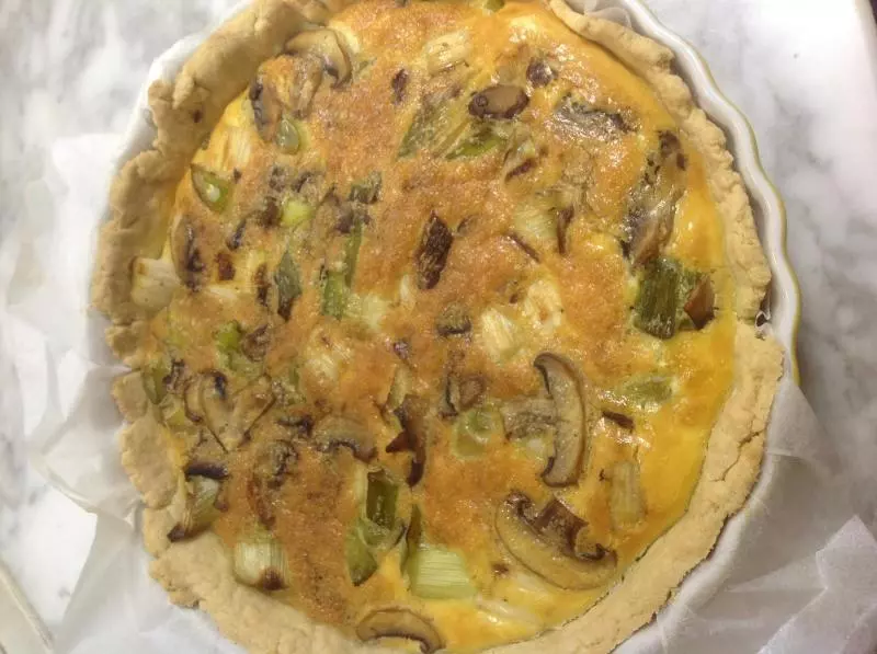 法式京葱蘑菇鸡蛋馅饼Quiche aux champignons et aux poireaux