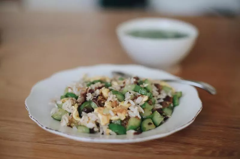 黄瓜香肠蛋炒饭