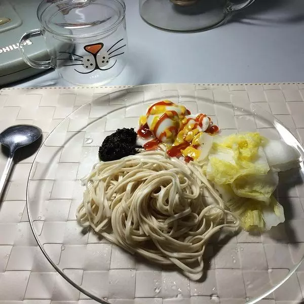 屁哥哥一人食