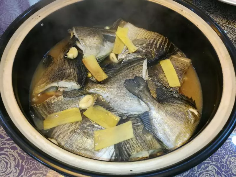 貼石魚煲