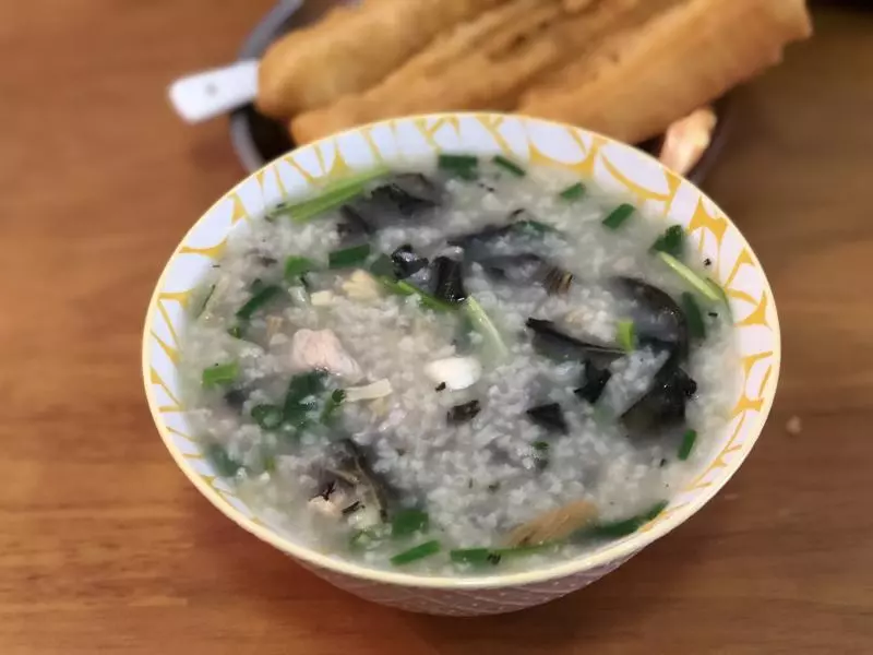 干贝菜干墨鱼瘦肉粥