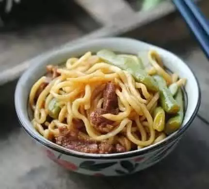 豆角燜面