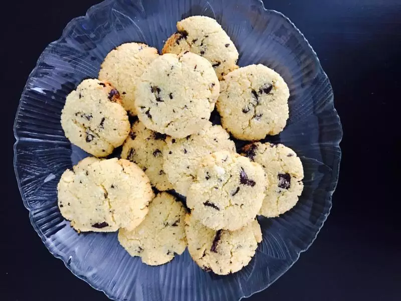 無糖食譜-黑巧椰香餅乾Sugar-flour free Coconut flour dark chocolate chips cookies