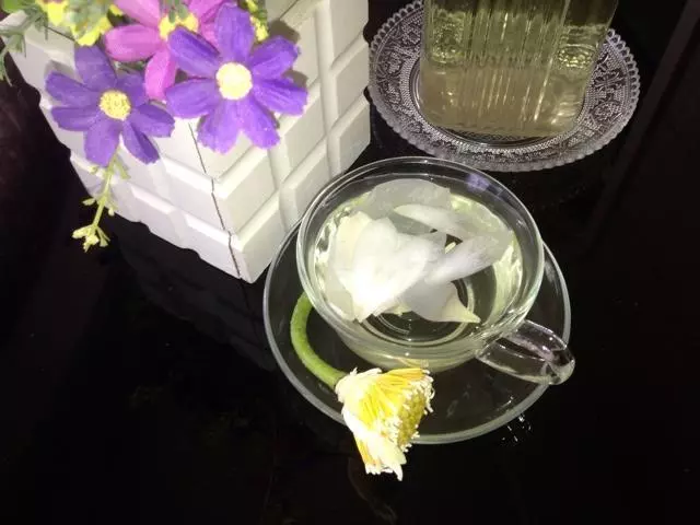 蓮花冰糖水