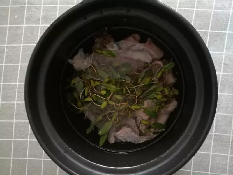 石橄欖豬肝沿湯