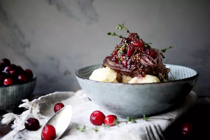 蔓越莓炖烤牛肩佐土豆泥Cranberry Pot Roast