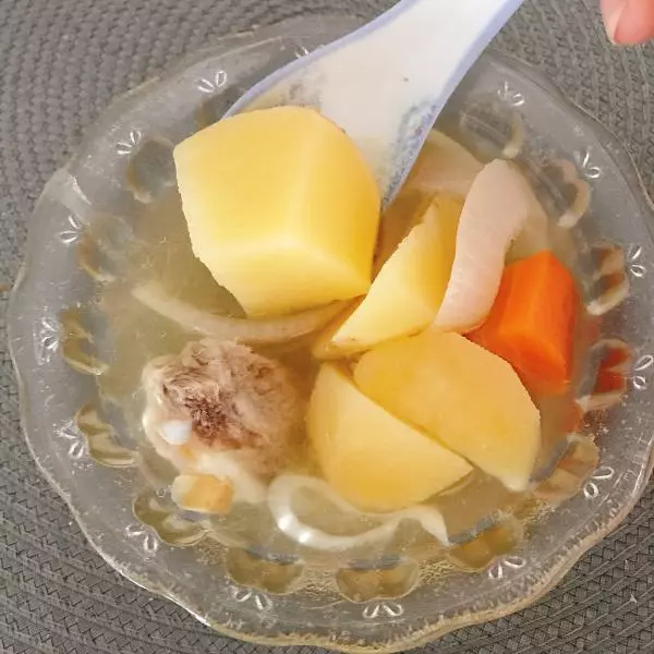 電飯鍋 土豆胡蘿片排骨湯