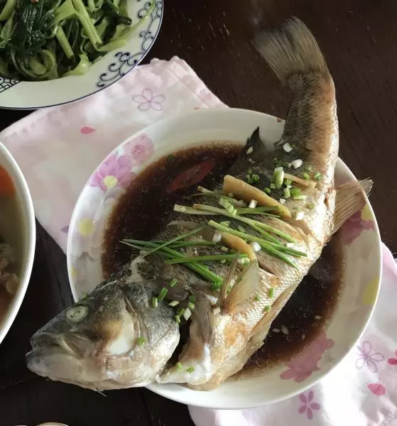 清蒸鱸魚