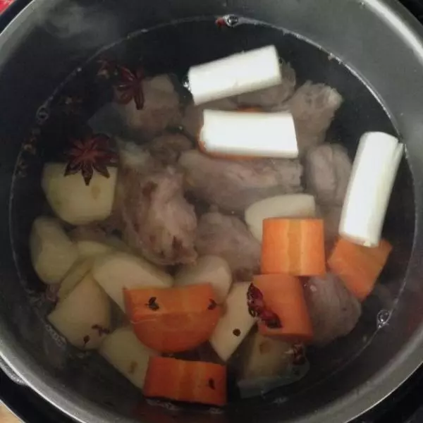 清炖山药胡萝卜排骨汤