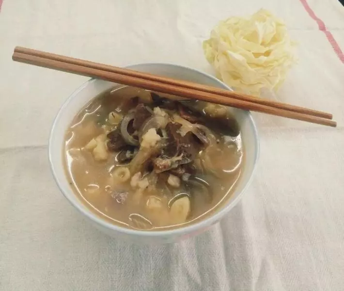 洋蔥牛肉疙瘩湯