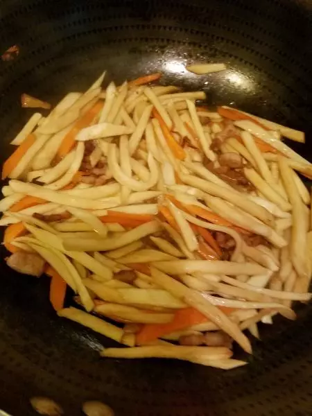 胡萝卜肉丝茭白