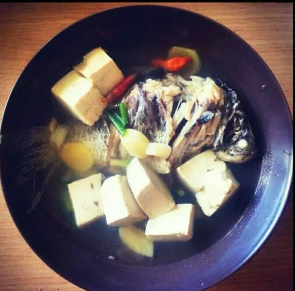 豆腐燉鯽魚