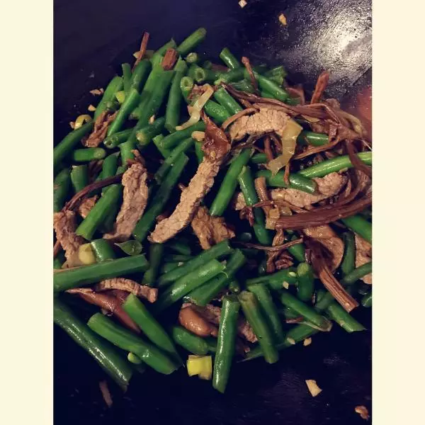 茶树菇牛肉炒豆角