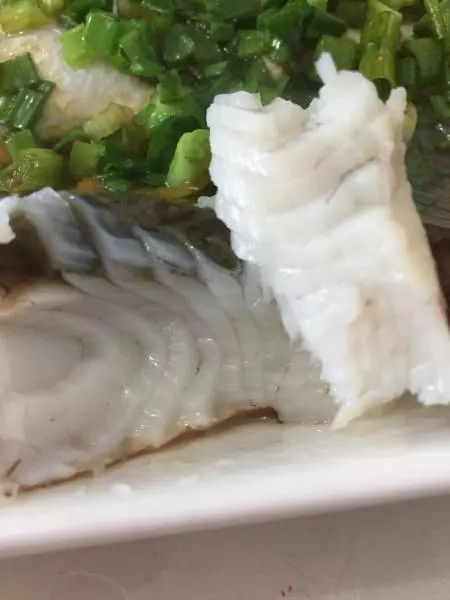 蔥油白條魚