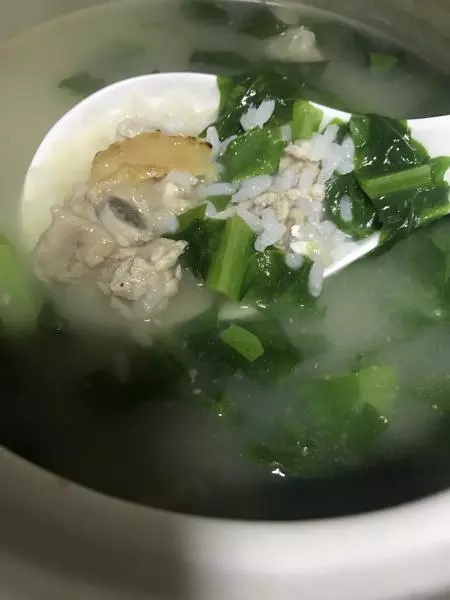 翅脯（比目魚乾）排骨砂鍋粥